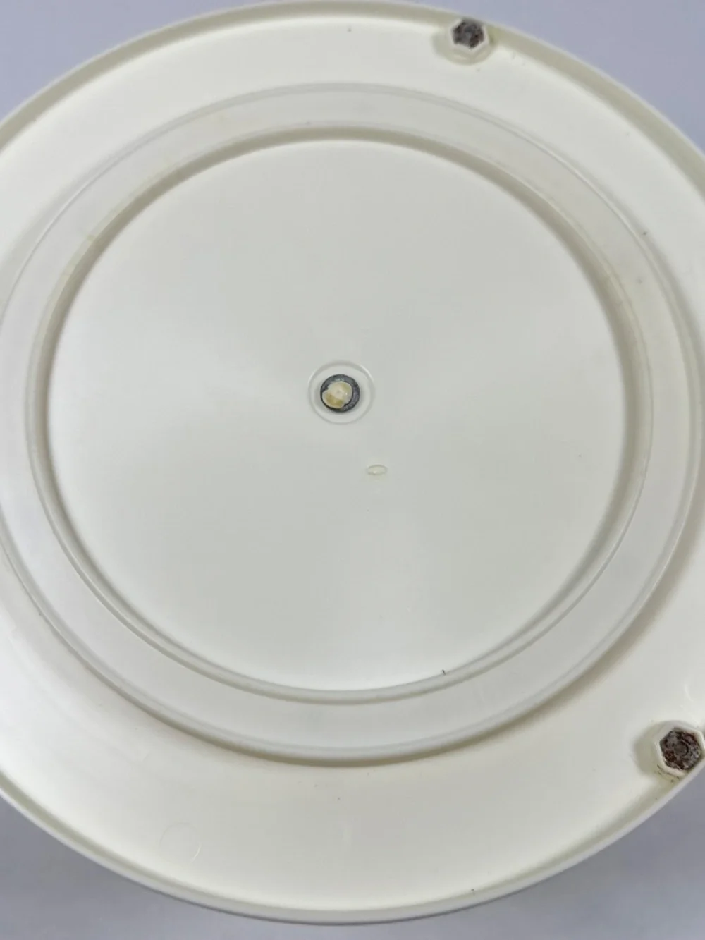 Rubbermaid 2 Tier Plastic Lazy Susan Glides without Hesitation White Vintage